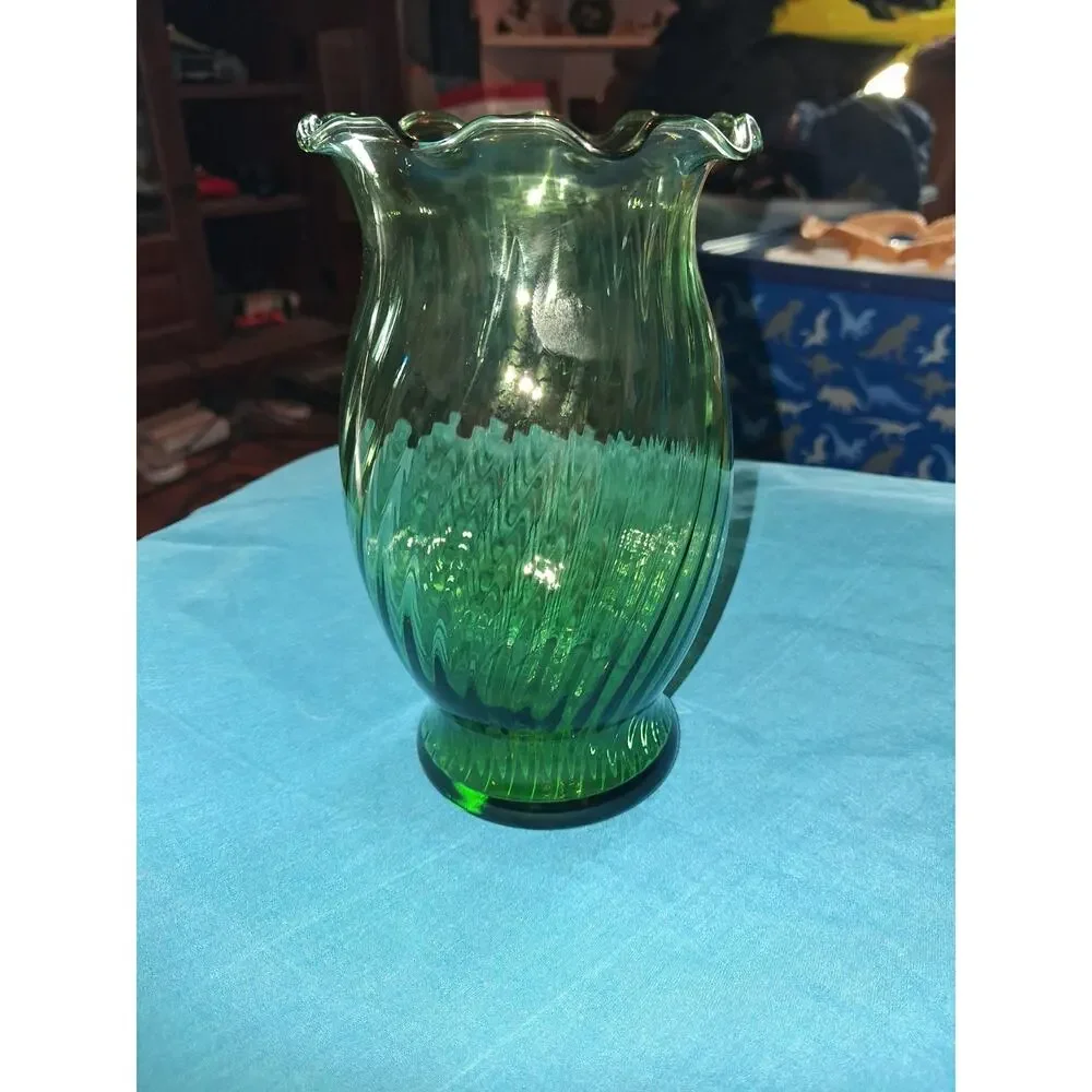 Vintage Anchor Hocking Ruffled Soft Rimmed Vase